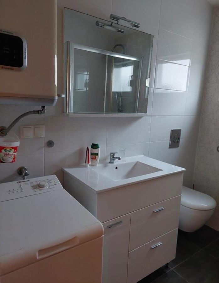 Apartman Lozancic Vir Extérieur photo